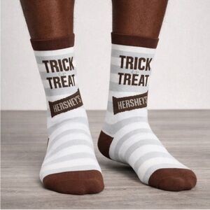 2/20 NWT Hersheys Trick or Treat crew Socks